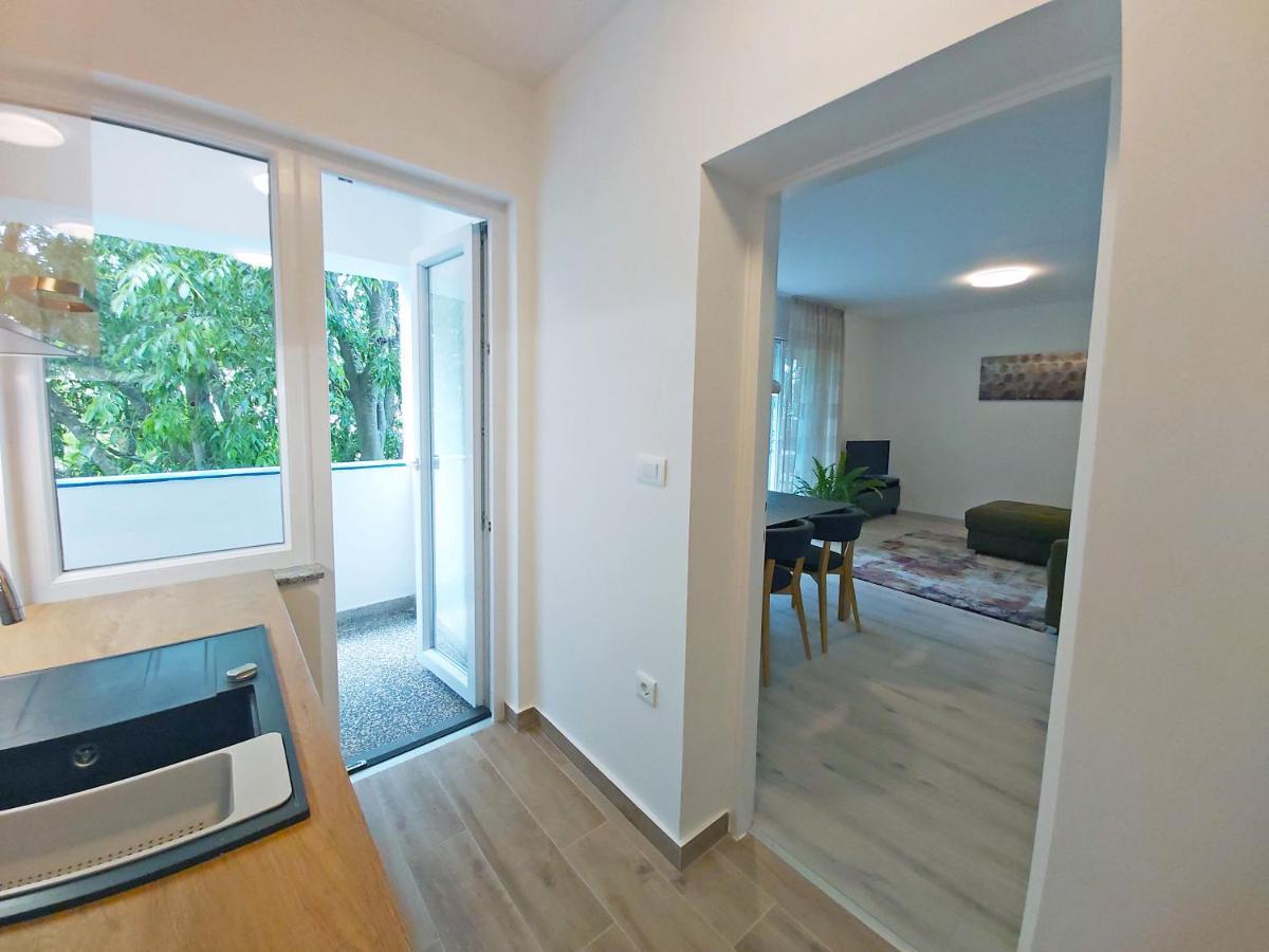 Green City Point Apartment プーラ エクステリア 写真