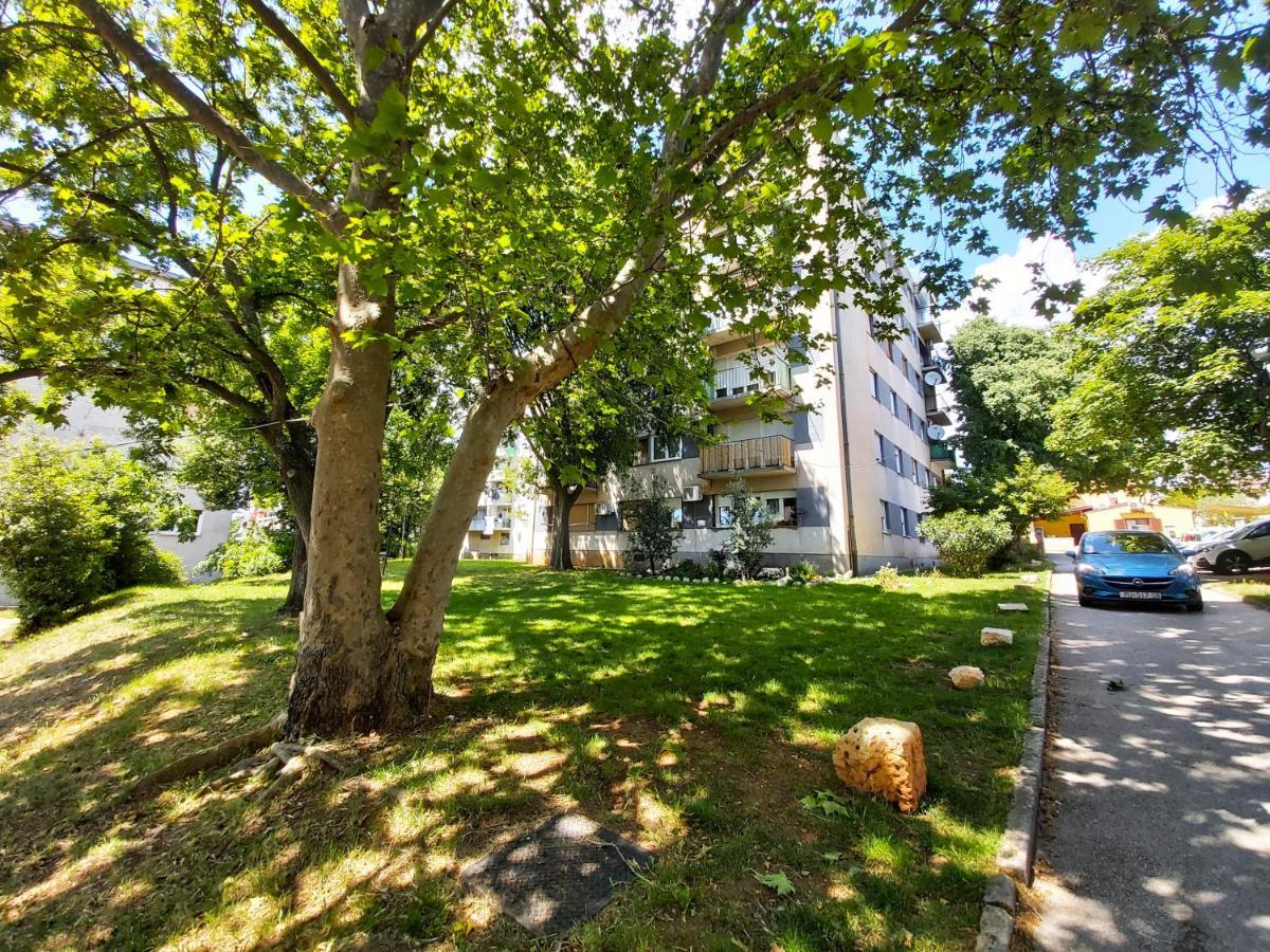 Green City Point Apartment プーラ エクステリア 写真